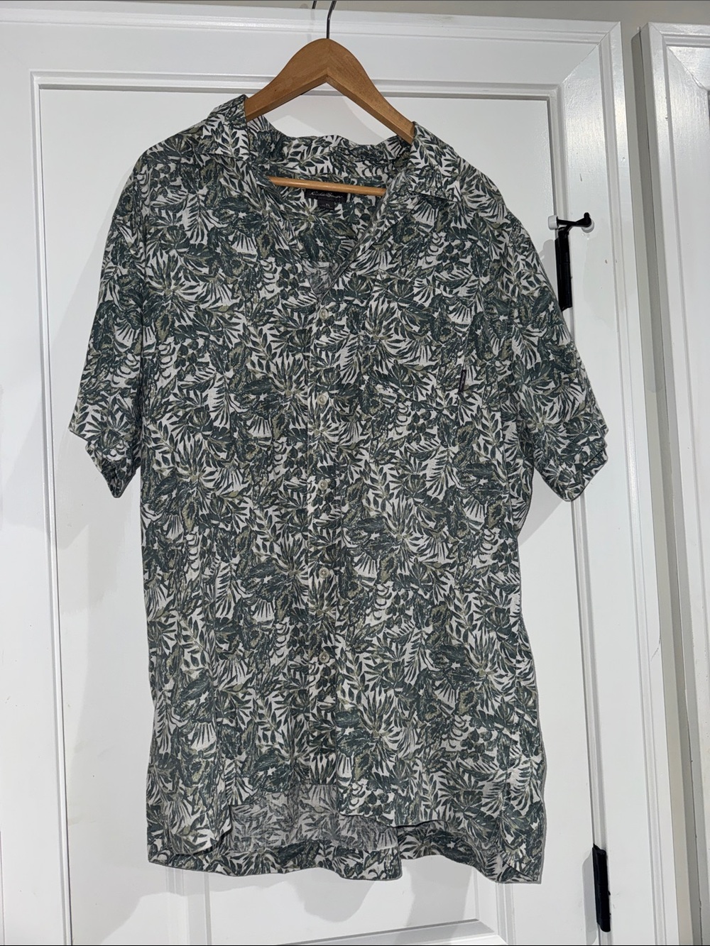 Eddie Bauer Green and White Botanical Short-Sleeve Button Shirt